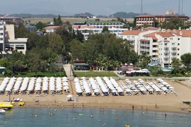 Larissa Beach Club Side Exterior foto